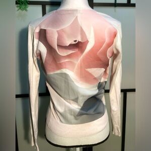 Ted Baker London elegant pink cardigan. Size 0